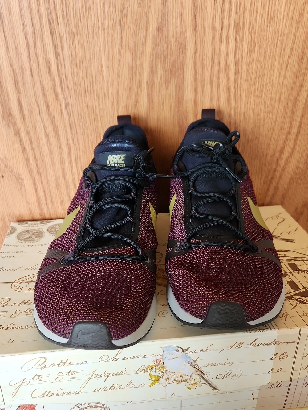 Nike Men’s Bordeaux and Gold Swish Sneakers With Maroon Knit Upper